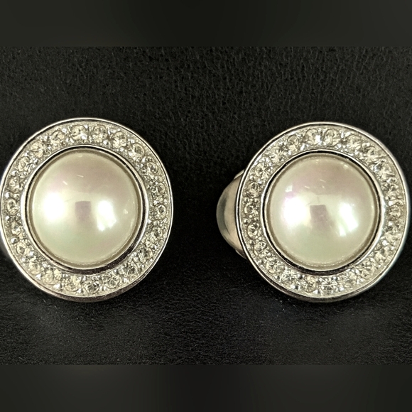 Christian Dior Vintage Pearl Crystal Clip-On Earrings Silver Tone Designer Jewel - Picture 1 of 4